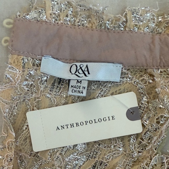 Elegant Lace Blouse Pearl/Tan - Picture 9 of 14